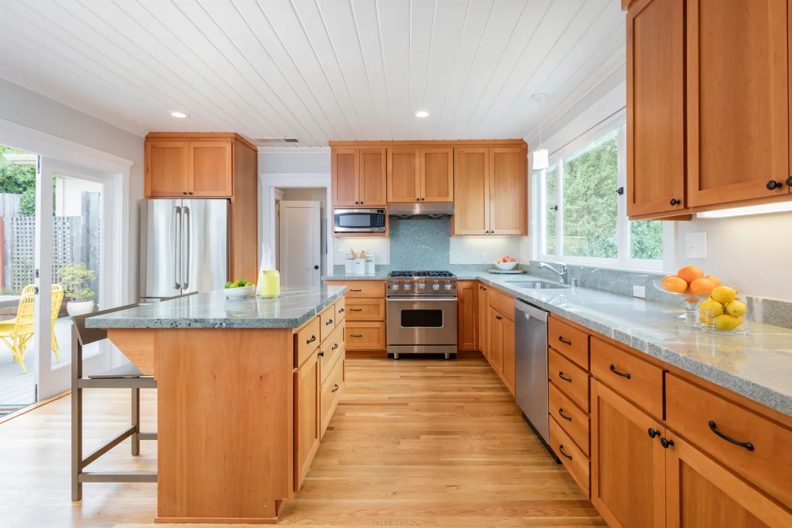 Benefits to Cabinet Refinishing Murray Utah